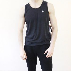 NWT Under Armour black Heatgear fitness muscle tee